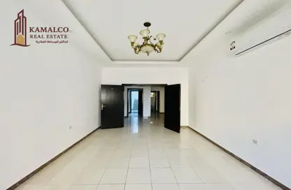 Apartment - 3 Bedrooms - 3 Bathrooms for rent in Umm Ghuwailina 4 - Umm Ghuwailina - Doha