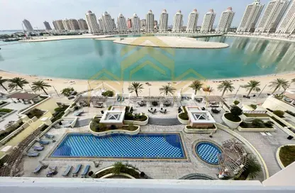 صورة لـ حوض سباحة شقة - 2 غرف نوم - 4 حمامات للبيع في فيفا بحرية شرق - فيفا بحرية - جزيرة اللؤلؤة - الدوحة ، صورة رقم 1