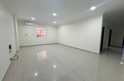 Apartment - 2 Bedrooms - 2 Bathrooms for rent in Al Sadd Road - Al Sadd - Doha