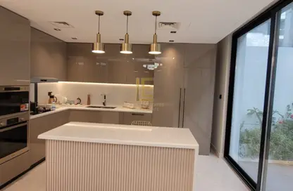 Townhouse - 4 Bedrooms - 5 Bathrooms for sale in Qetaifan Islands - Lusail