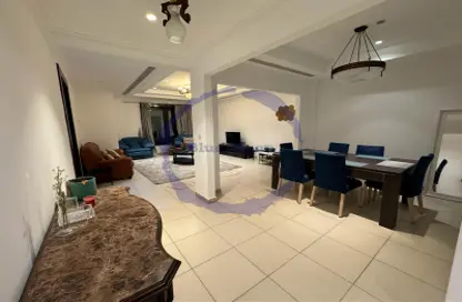 صورة لـ غرفة المعيشة / غرفة الطعام شقة - غرفة نوم - 2 حمامات للايجار في طريق بورتو الشرقي - بورتو أرابيا - جزيرة اللؤلؤة - الدوحة ، صورة رقم 1