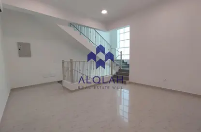 فيلا - 3 غرف نوم - 5 حمامات للايجار في فلل عين خالد - عين خالد - الدوحة