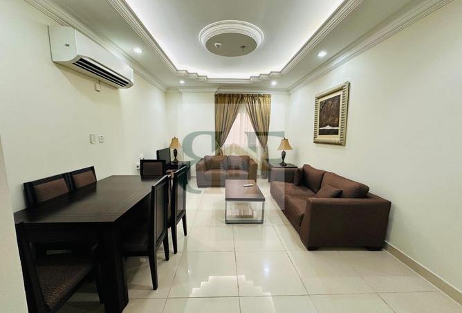 927746 - Property Image 2