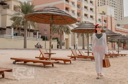 شقة - 2 غرف نوم - 3 حمامات للايجار في برج 6 - فيفا بحرية - جزيرة اللؤلؤة - الدوحة