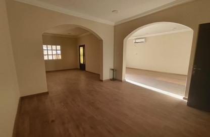 Villa - 6 Bedrooms - 6 Bathrooms for rent in Wadi Al Shaheeniya Street - Ain Khaled - Doha