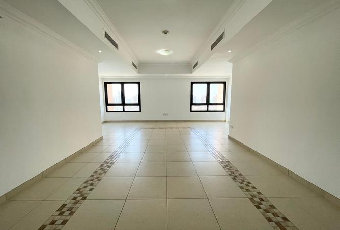 938133 - Property Image 2