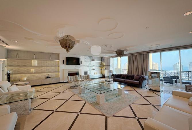 925831 - Property Image 2