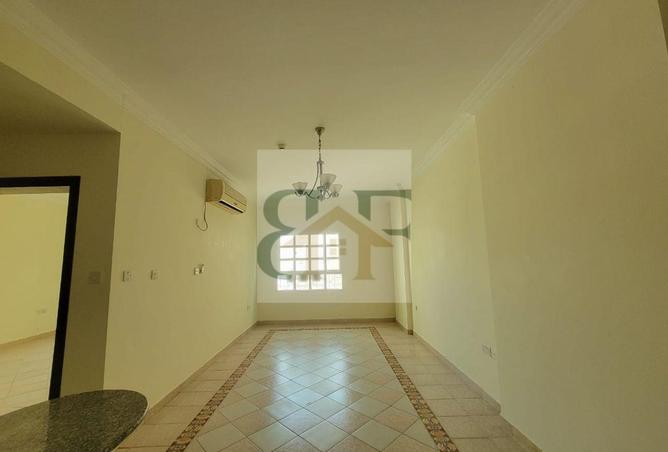 933490 - Property Image 2