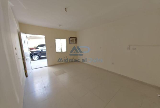 987307 - Property Image 2