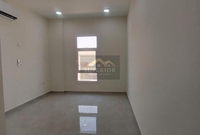 927589 - Property Image 2