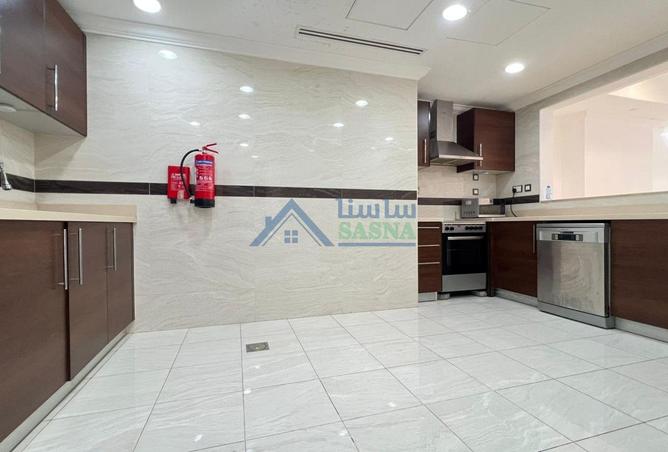 955402 - Property Image 2