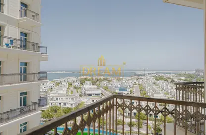 Apartment - 2 Bedrooms - 3 Bathrooms for rent in Floresta Gardens - Floresta Gardens - The Pearl Island - Doha