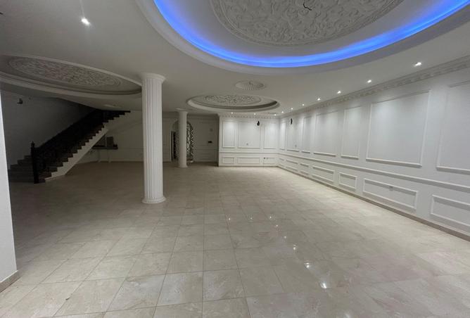 974989 - Property Image 3