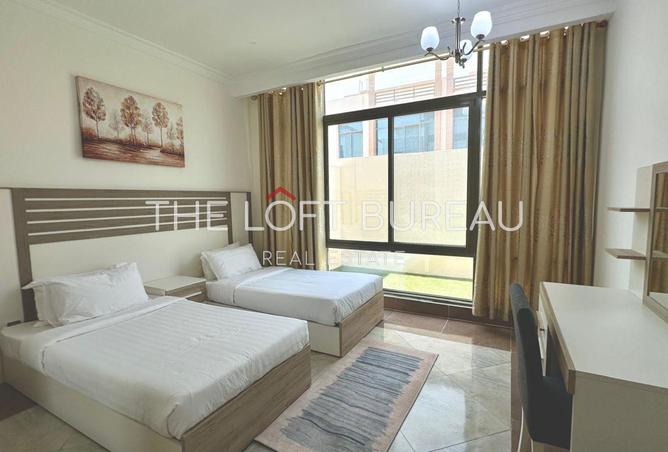 992238 - Property Image 2