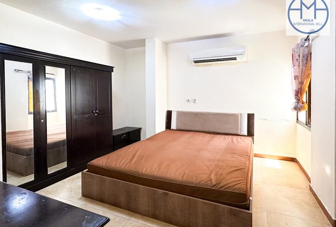 945332 - Property Image 2