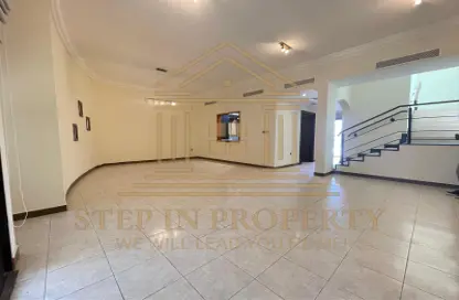 Compound - 3 Bedrooms - 4 Bathrooms for rent in Al Hamraa Street - Al Thumama - Doha