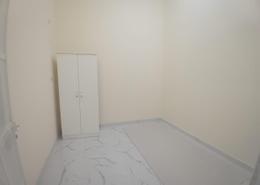 صورةغرفة فارغة لـ: شقة - 2 غرف نوم - 1 حمام للكراء في جنوب مويثر - جنوب مويثر - منطقة مويثر - الدوحة, صورة 1