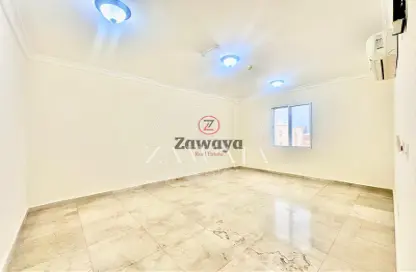 شقة - 2 غرف نوم - 2 حمامات للايجار في شارع ابو طلحة - فريج بن عمران - الدوحة