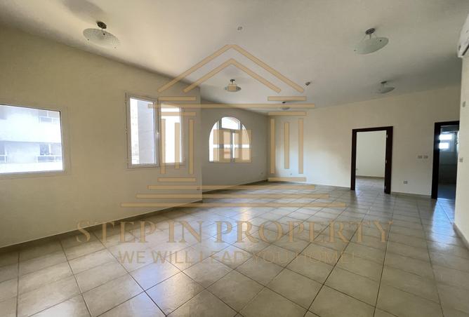 964227 - Property Main Image