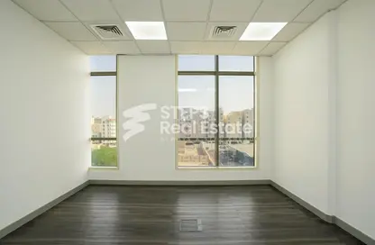 Office Space - Studio - 3 Bathrooms for rent in B-Ring Road - B-Ring Road - Doha