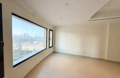 Apartment - 1 Bedroom - 2 Bathrooms for rent in East Porto Drive - Porto Arabia - The Pearl Island - Doha