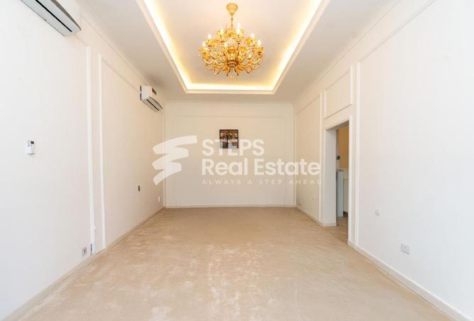 928236 - Property Image 2