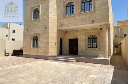 فيلا - 6 غرف نوم - 6 حمامات للايجار في أم صلال علي - أم صلال على - الدوحة