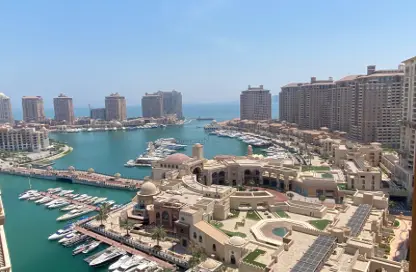 شقة - 2 غرف نوم - 3 حمامات للبيع في طريق بورتو الشرقي - بورتو أرابيا - جزيرة اللؤلؤة - الدوحة