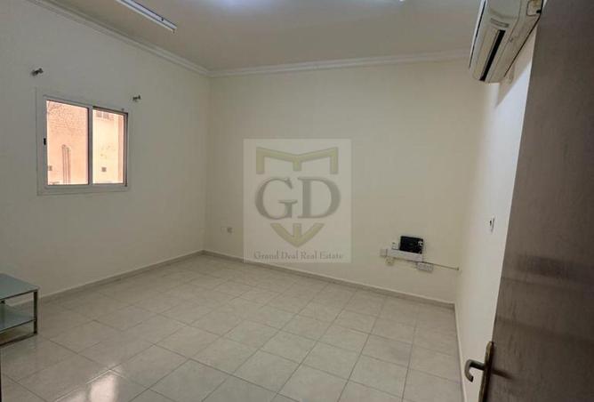 988260 - Property Main Image