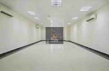 مساحات مكتبية - استوديو - 1 حمام للايجار في مبنى سلوي التجاري - طريق سلوى - الدوحة