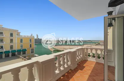 Apartment - 2 Bedrooms - 3 Bathrooms for sale in Mercato - Qanat Quartier - The Pearl Island - Doha