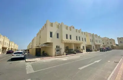 فيلا - 4 غرف نوم - 4 حمامات للايجار في Al Sakhama - الدوحة
