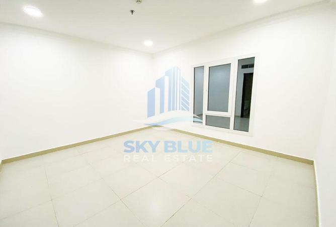 704902 - Property Image 3