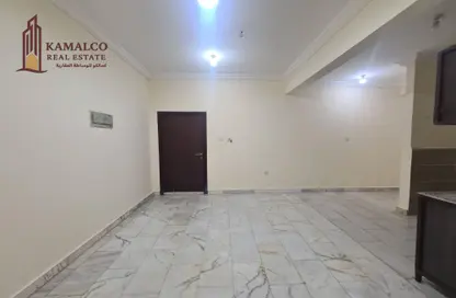 Apartment - 1 Bedroom - 1 Bathroom for rent in Umm Ghuwailina 4 - Umm Ghuwailina - Doha