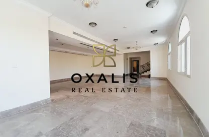 Villa - 5 Bedrooms - 6 Bathrooms for rent in Al Nuaija Street - Al Nuaija - Doha