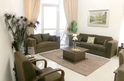 Living Room image for: Apartment - 2 Bedrooms - 2 Bathrooms for rent in City Center Towers - West Bay - Doha, Image 1