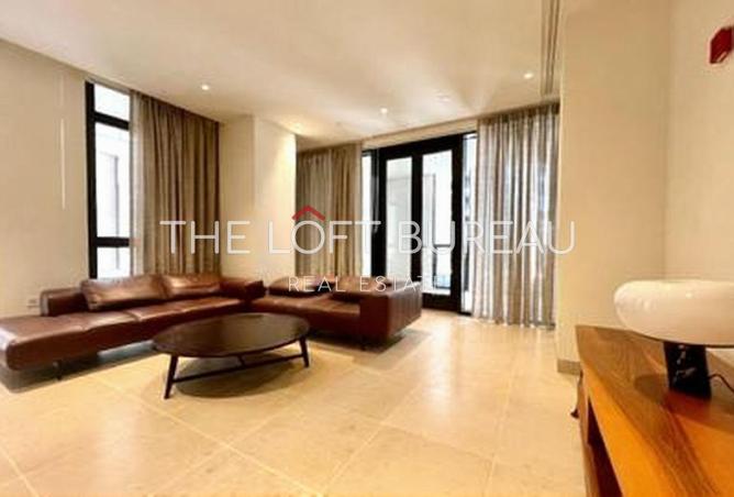 975459 - Property Image 2