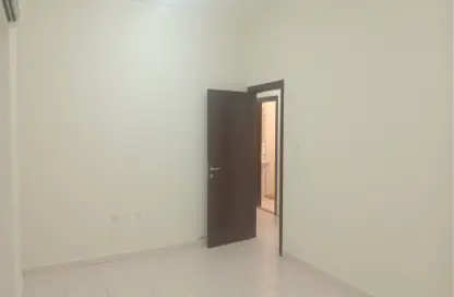 Apartment - 2 Bedrooms - 2 Bathrooms for rent in Al Wakrah - Al Wakra