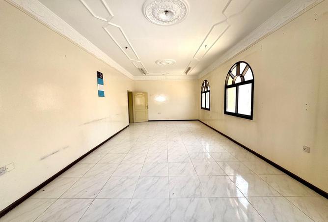 907404 - Property Main Image