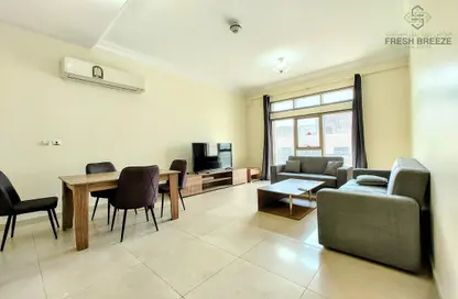 Apartment - 2 Bedrooms - 2 Bathrooms for rent in Umm Ghuwalina - Umm Ghuwailina - Doha