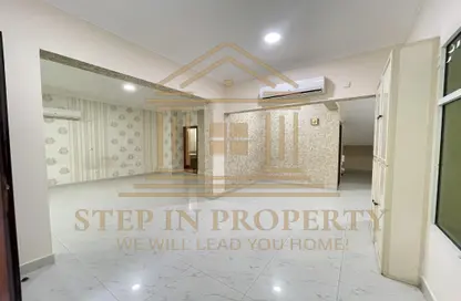 فيلا - 4 غرف نوم - 4 حمامات للايجار في الغرافة - الدوحة