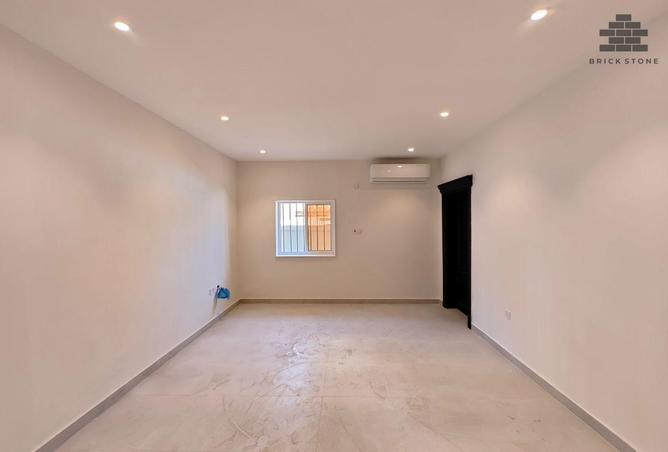 942438 - Property Image 3