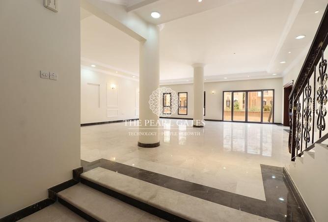 867092 - Property Image 3