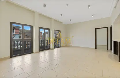 Apartment - 1 Bedroom - 2 Bathrooms for rent in Qanat Quartier - The Pearl Island - Doha
