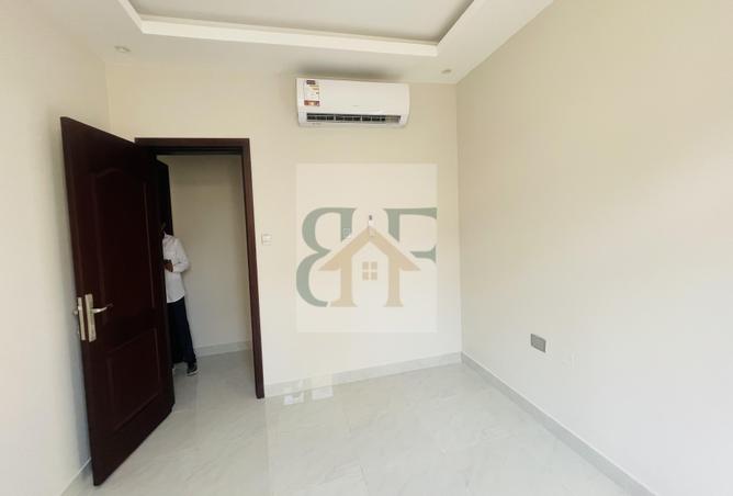 952726 - Property Image 2