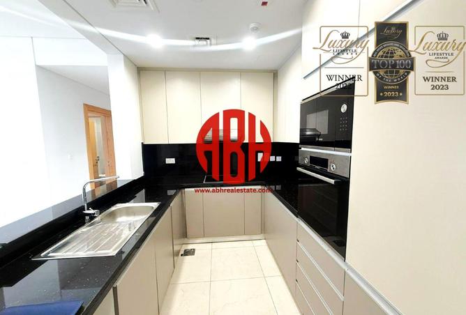 982613 - Property Image 3