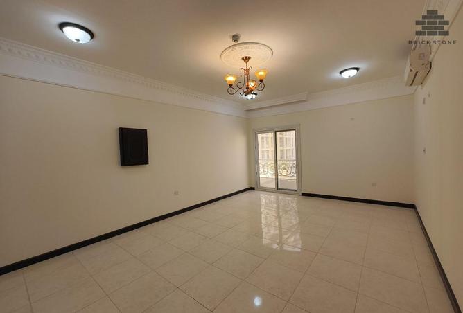 995770 - Property Image 2