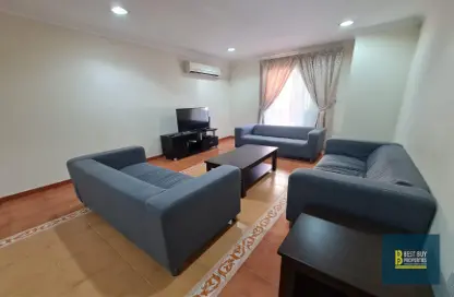Living Room image for: Apartment - 3 Bedrooms - 3 Bathrooms for rent in Old Salata - Salata - Doha, Image 1