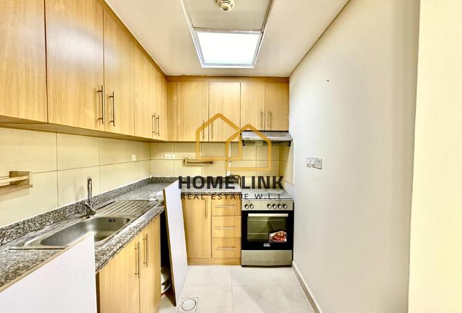 989788 - Property Image 3