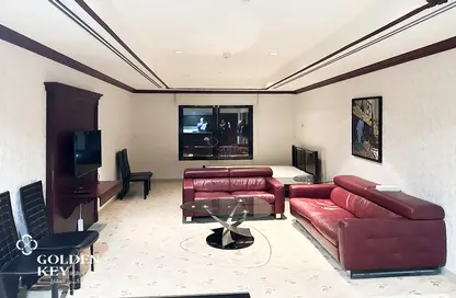 Living Room image for: Apartment - 1 Bathroom for rent in La Croisette - Porto Arabia - The Pearl Island - Doha, Image 1